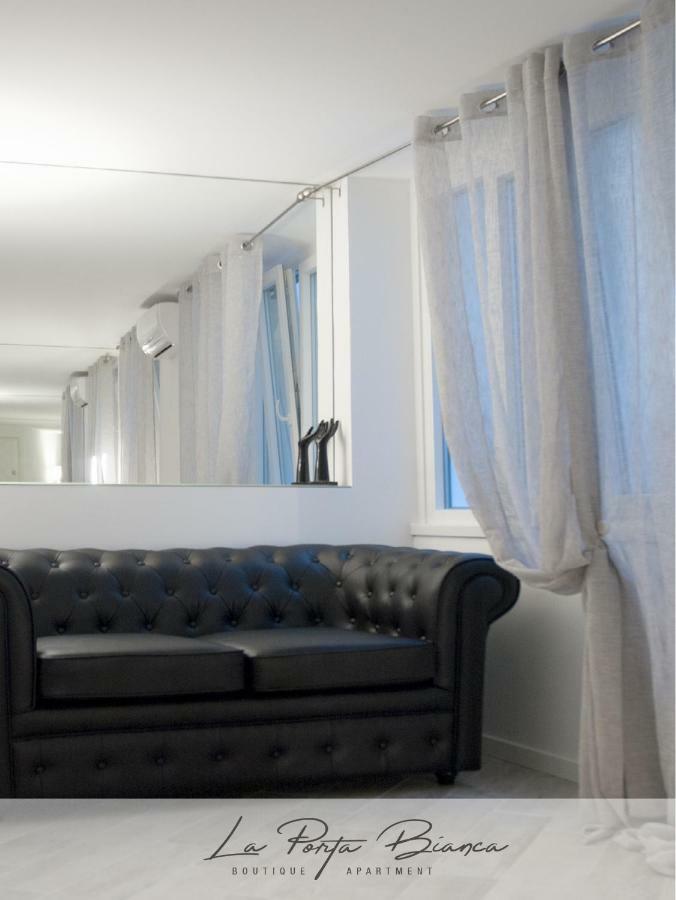 La Porta Bianca Apartment ตรีเอสเต ภายนอก รูปภาพ