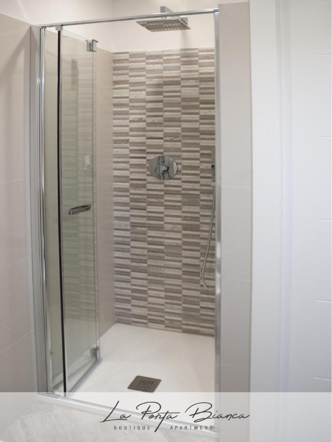 La Porta Bianca Apartment ตรีเอสเต ภายนอก รูปภาพ